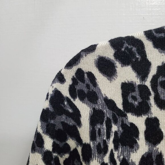 The Limited Women's Gray Animal Print Button Front Long Sleeve Knit Cardigan M - Picture 3 of 6